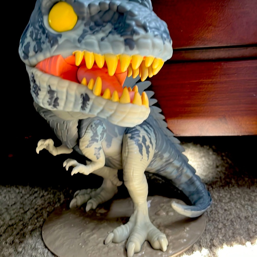 I’m selling this t-Rex for only 20 or 30 dollars it’s only a week old